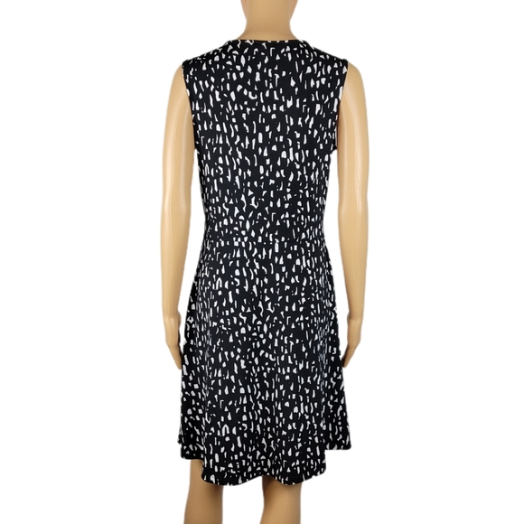 Merona Black White Deep V Neck Sleeveless Dress With Front Knot Small NWOT - Picture 4 of 6